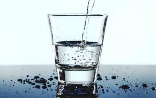 Газированная вода, частично дегазированная и все еще — которую лучше пить в жаркую погоду