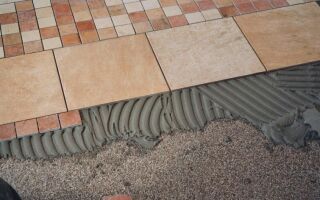 Терраса отделана керамической плиткой — какие правила следует соблюдать