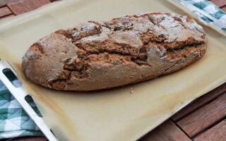 Ржаной хлеб: почему стоит есть этот хлеб (ВИДЕО)
