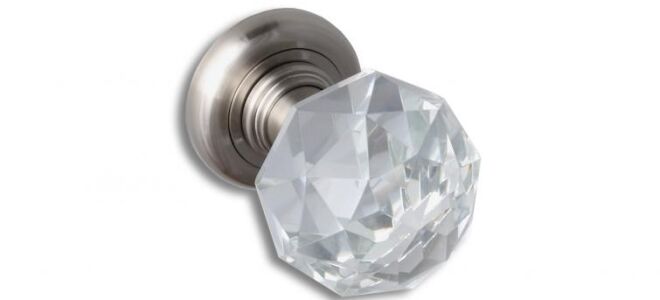 Дверные ручки в гламурном стиле — и все светит у входа