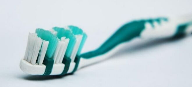 Очистка дома с помощью зубной щетки