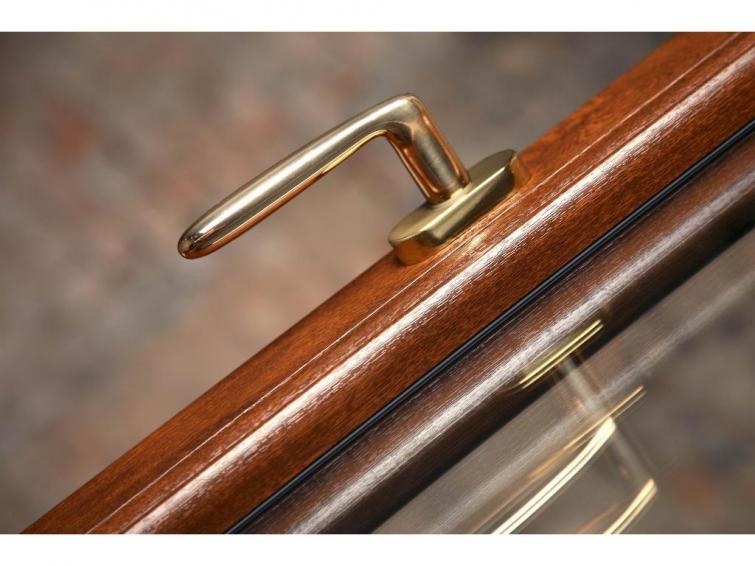 Деревянное окно