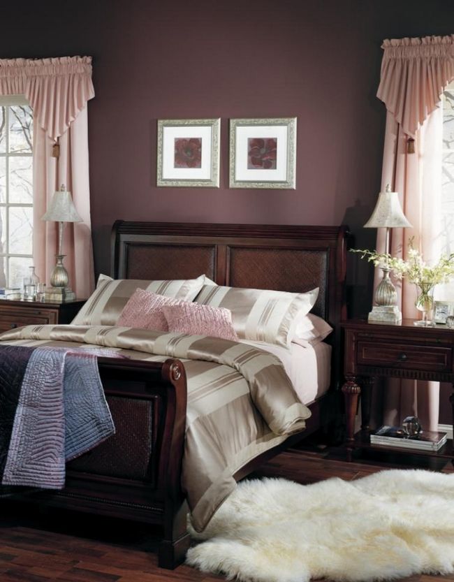 Спальня с фиолетовыми стенами