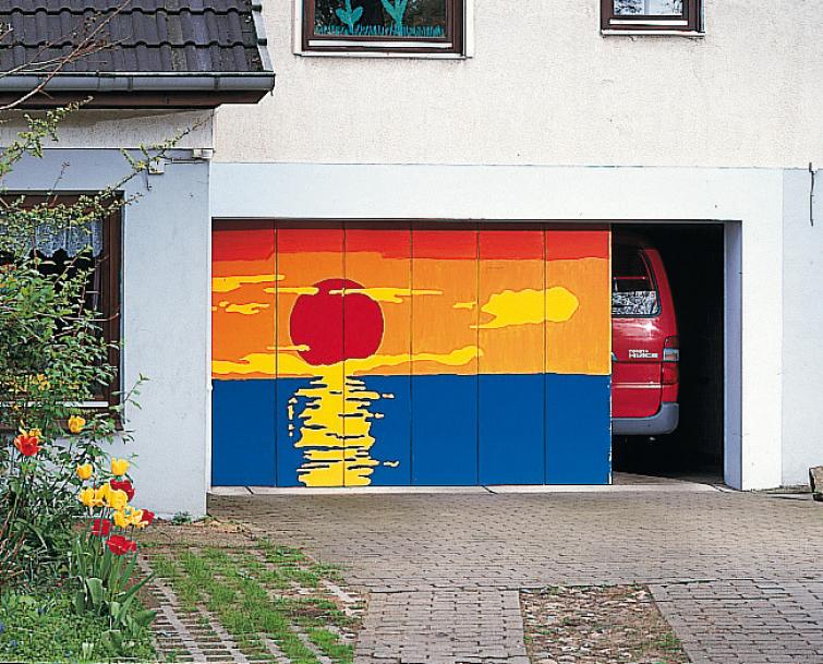 Цветная дверь гаража