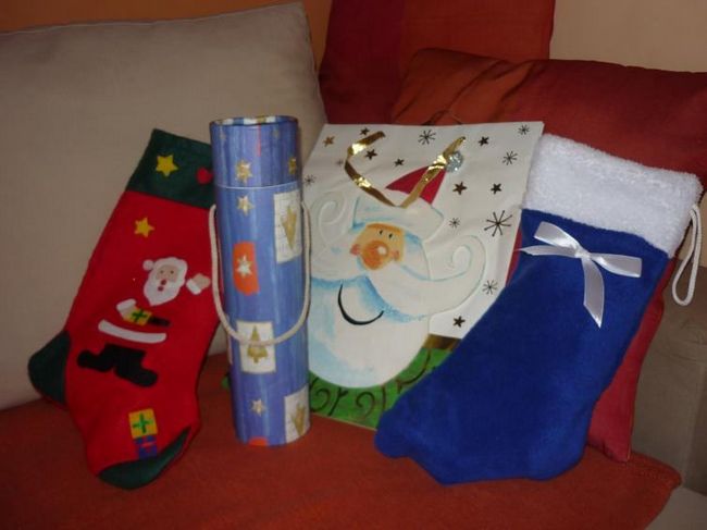 Подарочная упаковка - декоративный носок, готовый бумажный пакет и картонная трубка