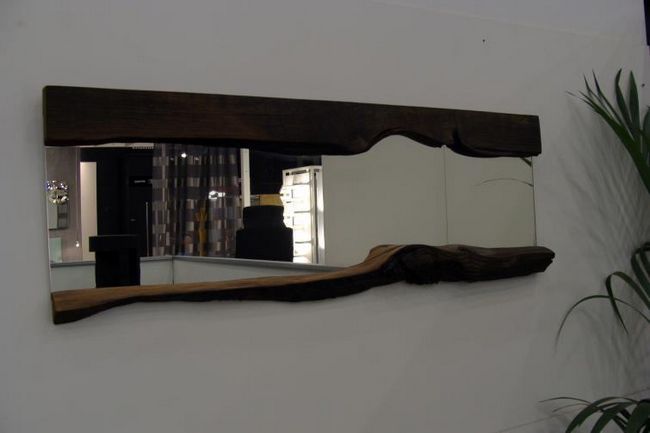 Зеркало из массивной древесины с неправильной формой