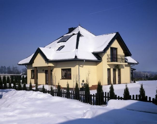 Односемейный дом зимой