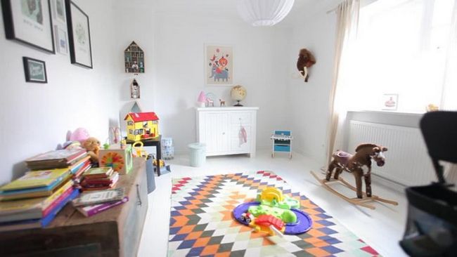 Детская комната оформлена в скандинавском стиле