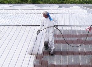Распыление краской крыши