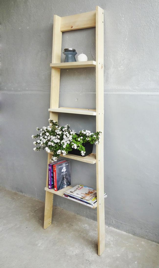 Деревянный книжный шкаф - клумба