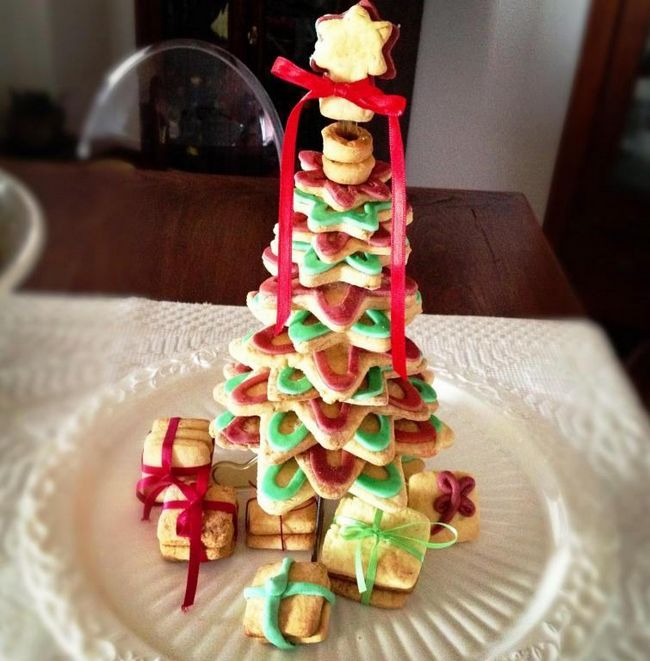 Рождественская елка с хрустящими печеньками