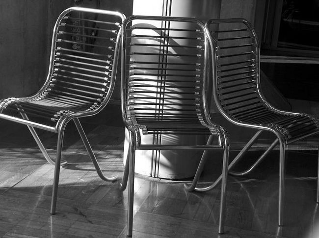 Пользовательские металлические стулья