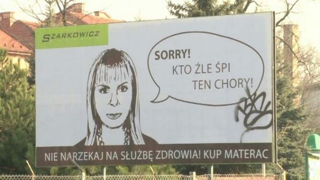 Рекламный щит с изображением матрасов министра рекламы Bieńkowska