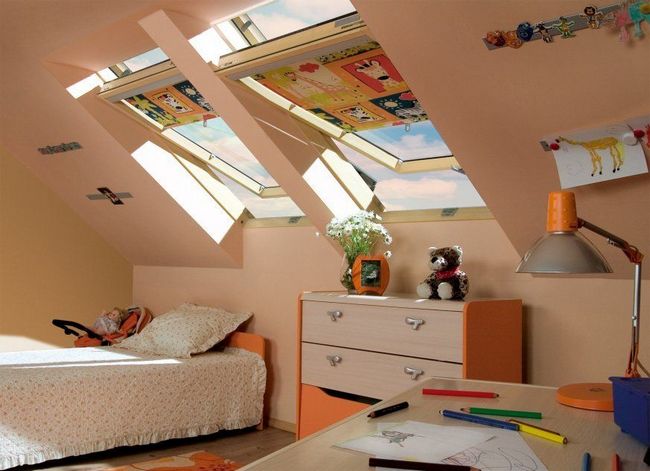 Крышные окна в детской комнате
