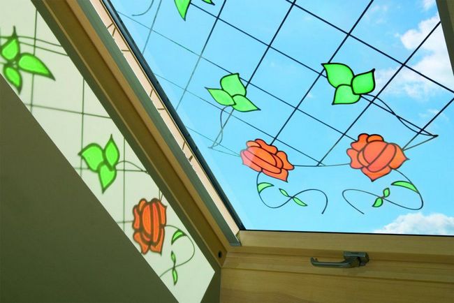 Крыша с декоративным стеклом