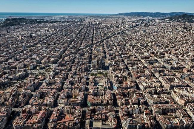 Эшампле район в Барселоне