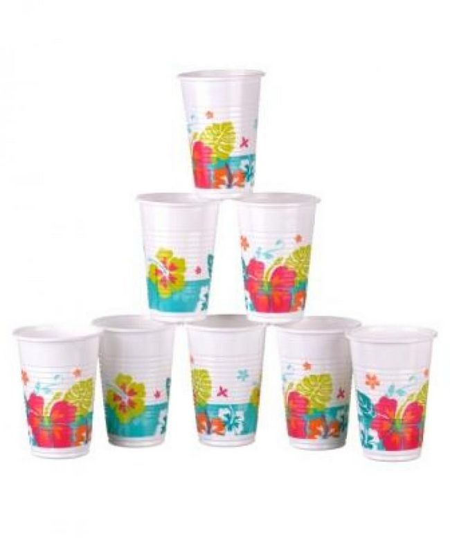 Пластиковые чашки