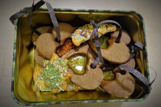 Песочное печенье в декоративной олове