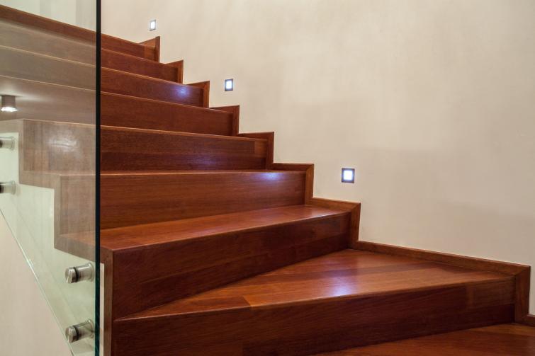 Реконструкция деревянной лестницы шаг за шагом