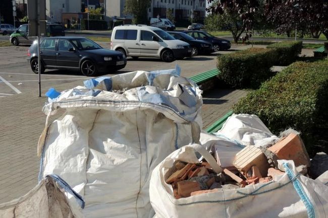 Многие муниципалитеты бесплатно предоставляют контейнеры для щебня
