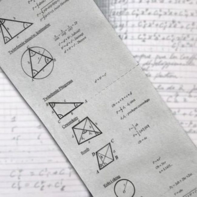 Математические формулы, напечатанные на туалетной бумаге Genius