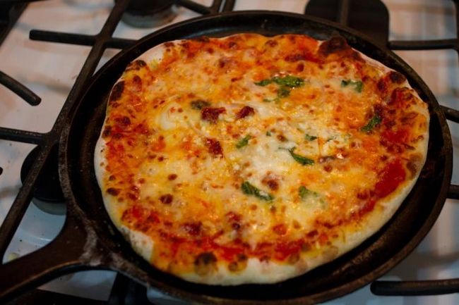 Устройство для выпечки домашней пиццы - на что обратить внимание при покупке