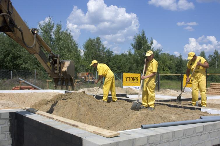 Строительство дома - фундаментные роботы